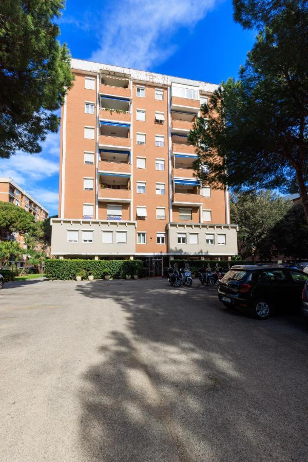 L' Essenziale Apartment Ливорно Екстериор снимка