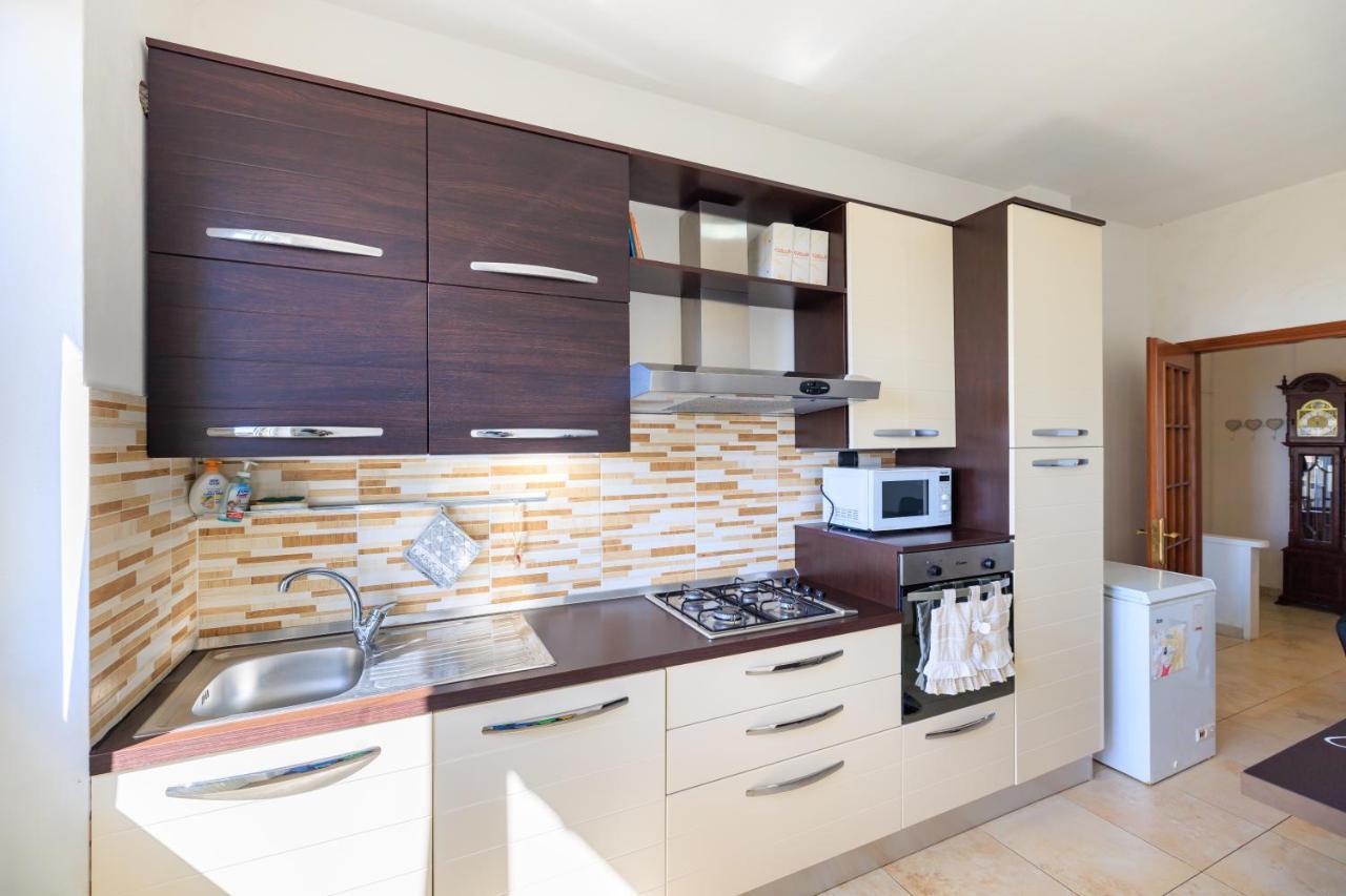 L' Essenziale Apartment Ливорно Екстериор снимка