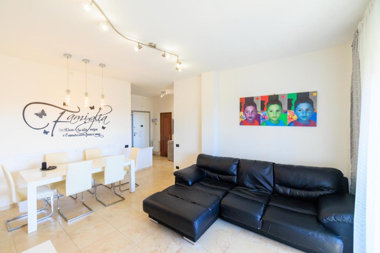 L' Essenziale Apartment Ливорно Екстериор снимка